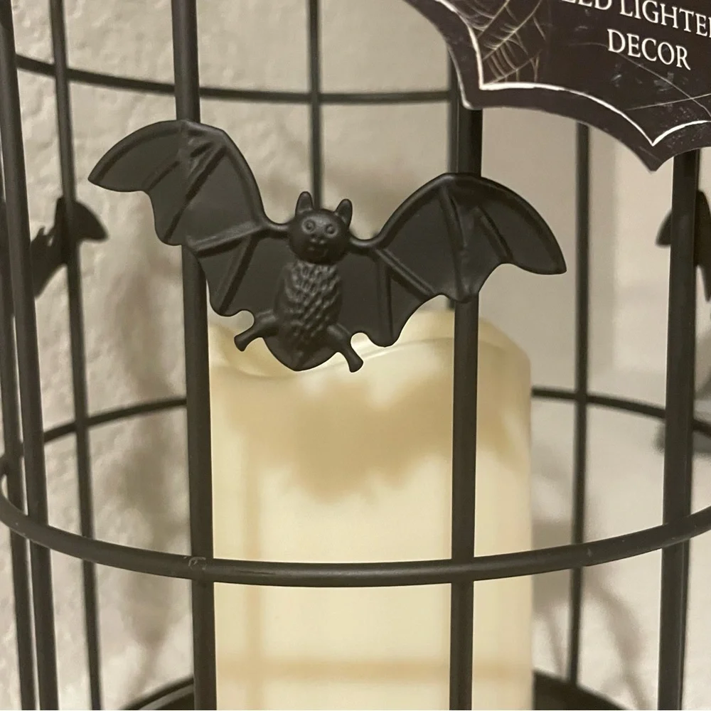 NWT Halloween Bella Lux Black Bird Cage LED Candle Holder w/Bats and Bird on Top